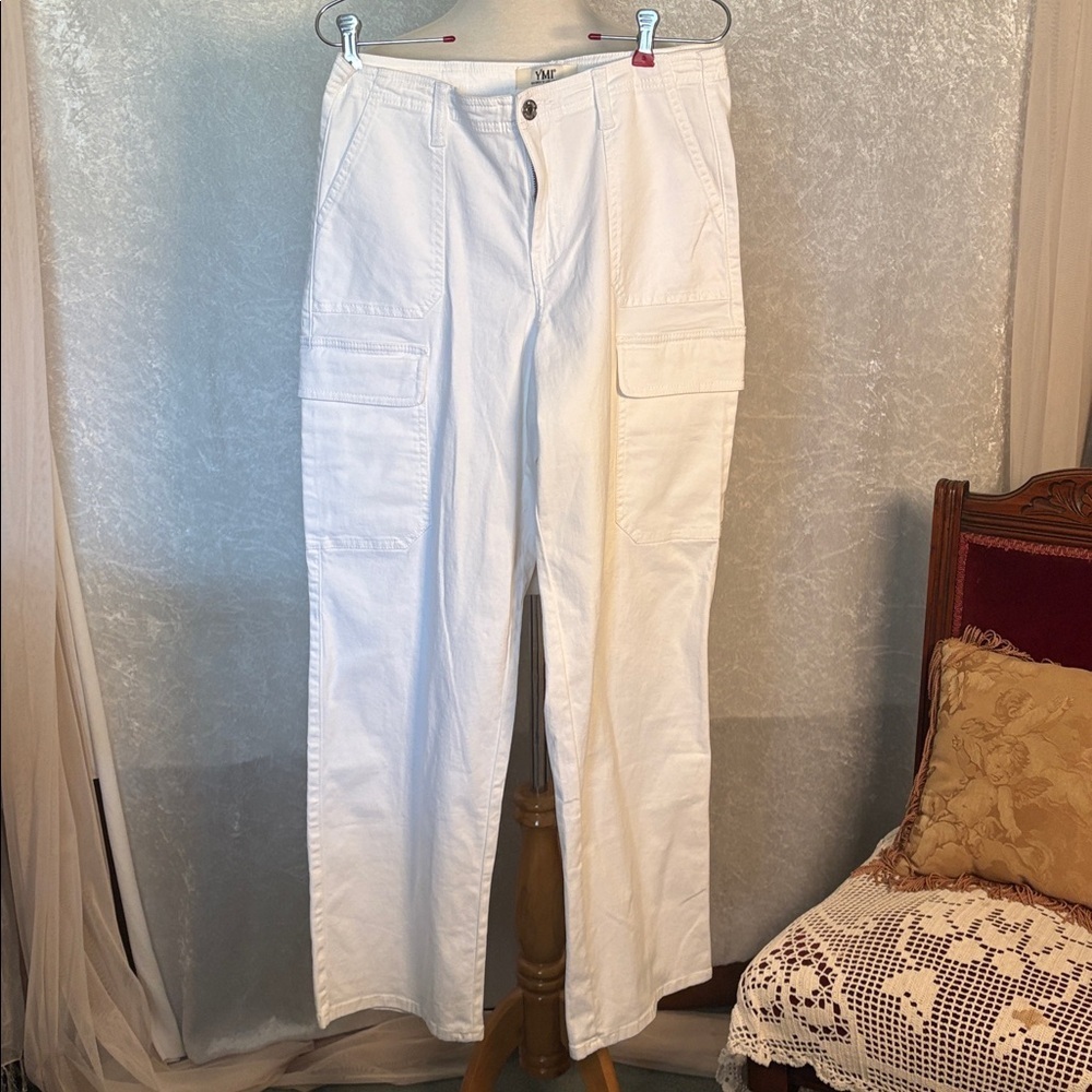 YMI Classic High Rise Cargo White jeans Size L M